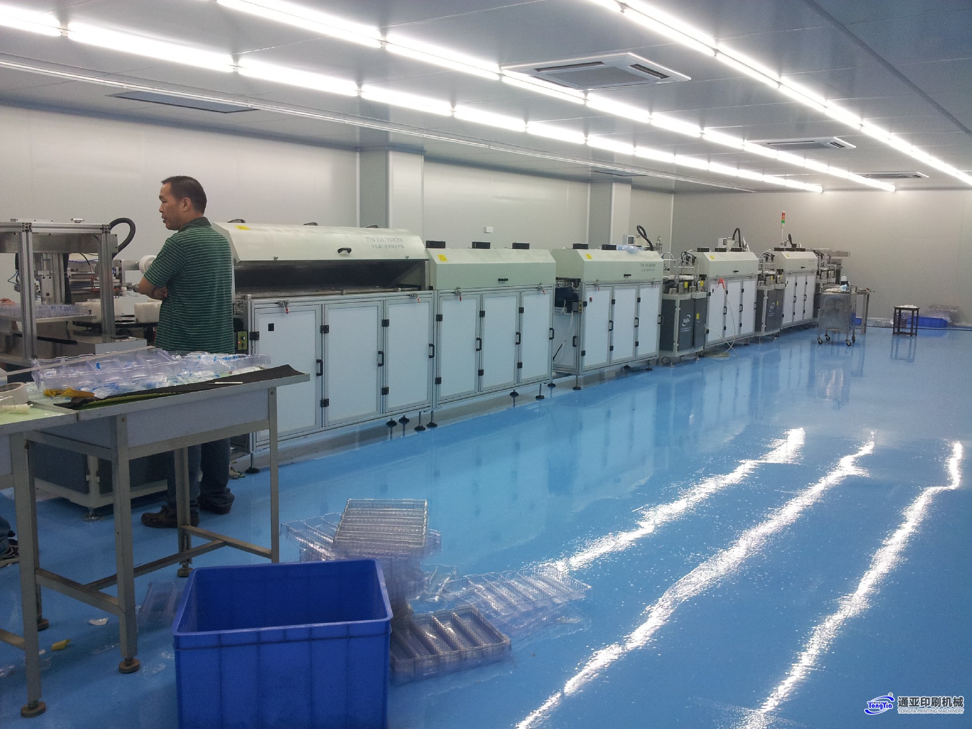 TYS-103-3SIR200全自動(dòng)三色絲印貼膜生產(chǎn)線